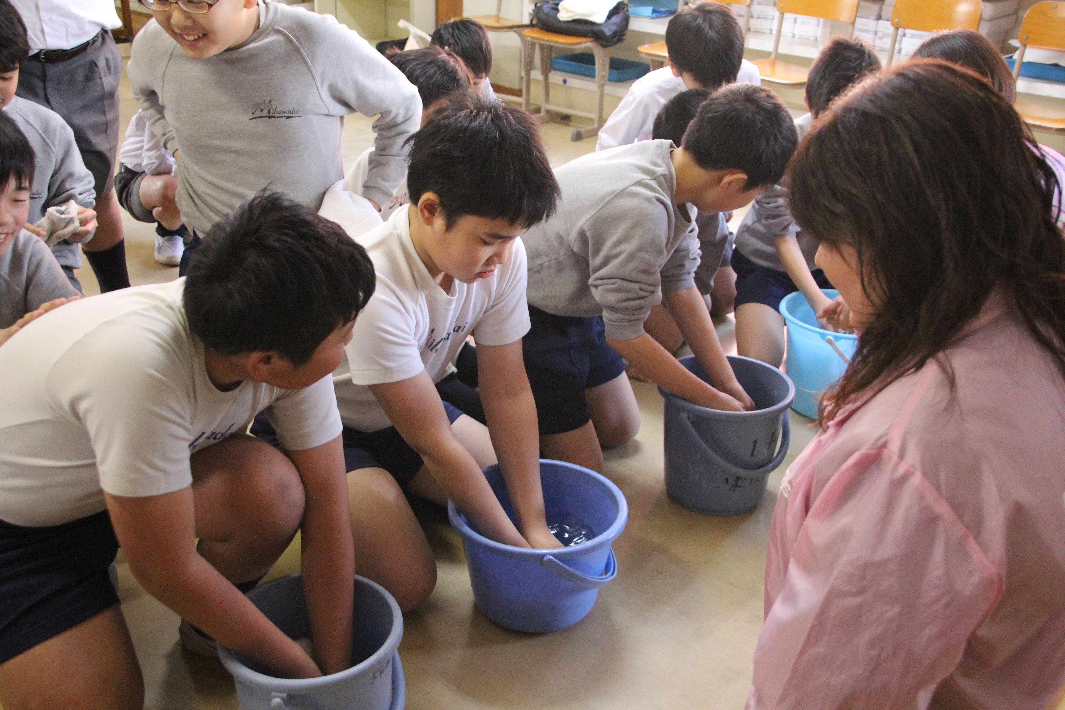 2月12日小学校朝礼