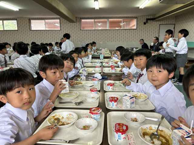 給食メニュー 「カツ カレー」